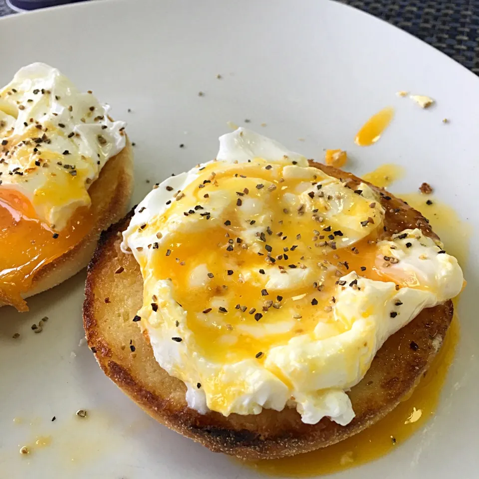 Poached eggs|Leeanne Splattさん