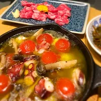 Snapdishの料理写真:本日の肴〜
いただいたスキレットで作ったタコのアヒージョ(^-^)
簡単で美味しい|maki makiさん