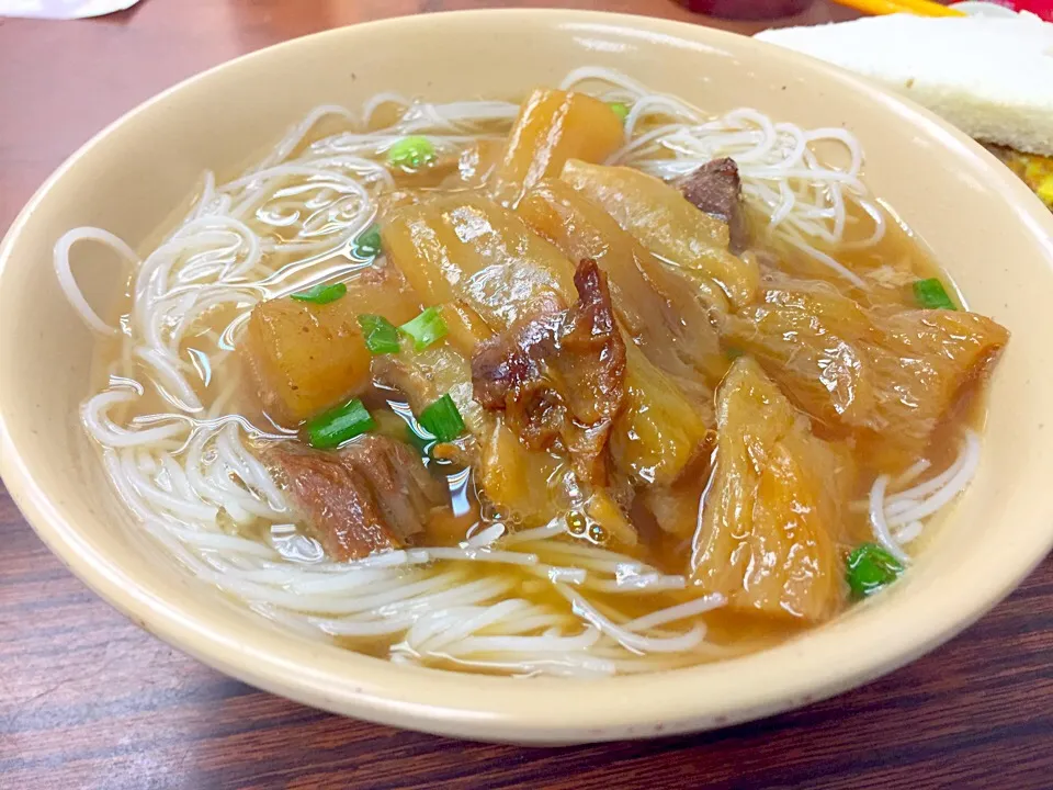 Beef tendon rice noodles|Sky Blueさん