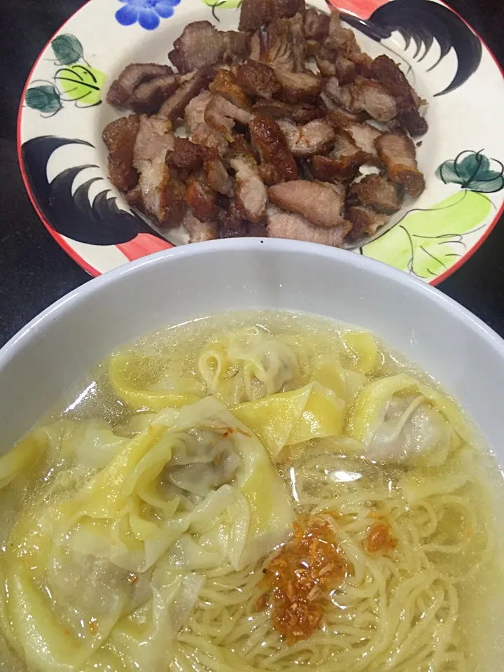 Deep fried pork & egg noodle|Queenさん