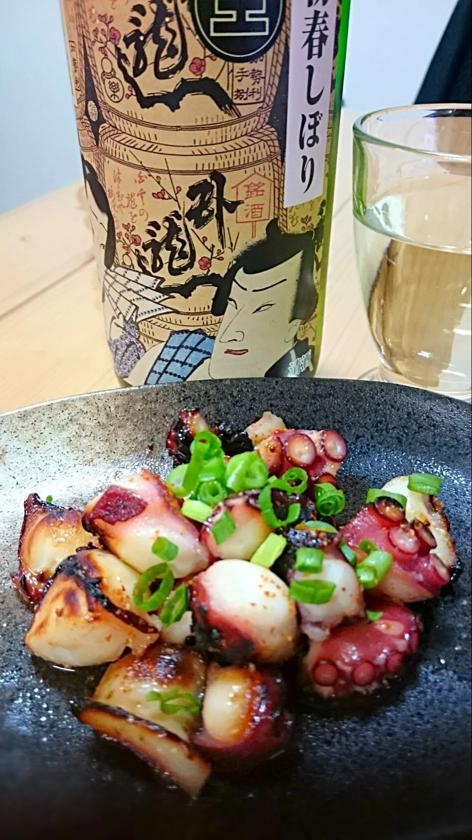 Snapdishの料理写真:あいｻﾝが作られてた akikoさんの料理、たこの酒粕漬け炙り✨  臥龍梅 初春しぼり 🍶純米吟醸とともに～🎵😆👍🎵|yucaxxxさん