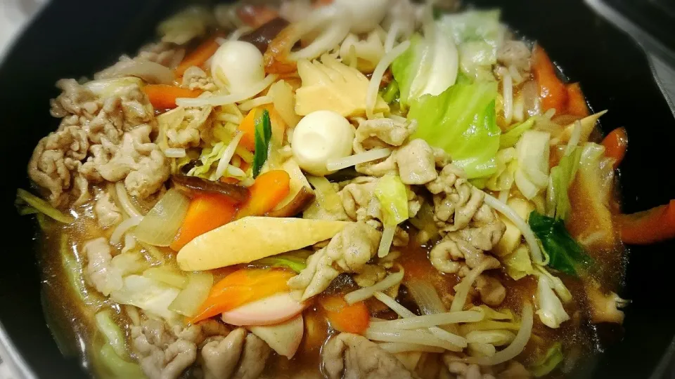 ご飯🍚にパリパリ麺に
お好み中華丼|らんちゃんさん