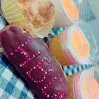 Snapdishの料理写真:シュークリーム&エクレア&クリームチーズのせオレンジゼリー|まいこさん