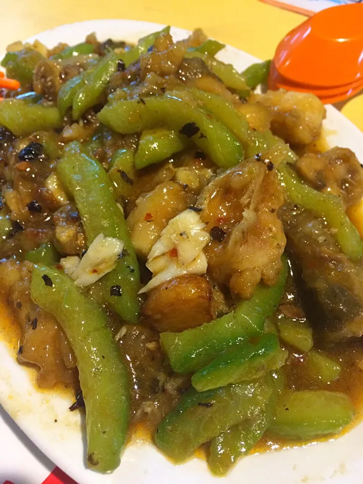 Braised fish head with bittergourd and black bean sauce @ Toa payoh lor 4 food centre|Ong Sor Fernさん