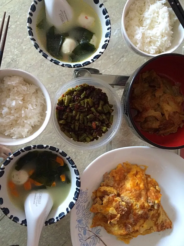 Fishball soup, bittergourd in yuzu miso and long beans in hae bee hiam|Ong Sor Fernさん