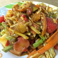 Snapdishの料理写真:Papaya&strawberry salad|Watcharachai Changsomさん