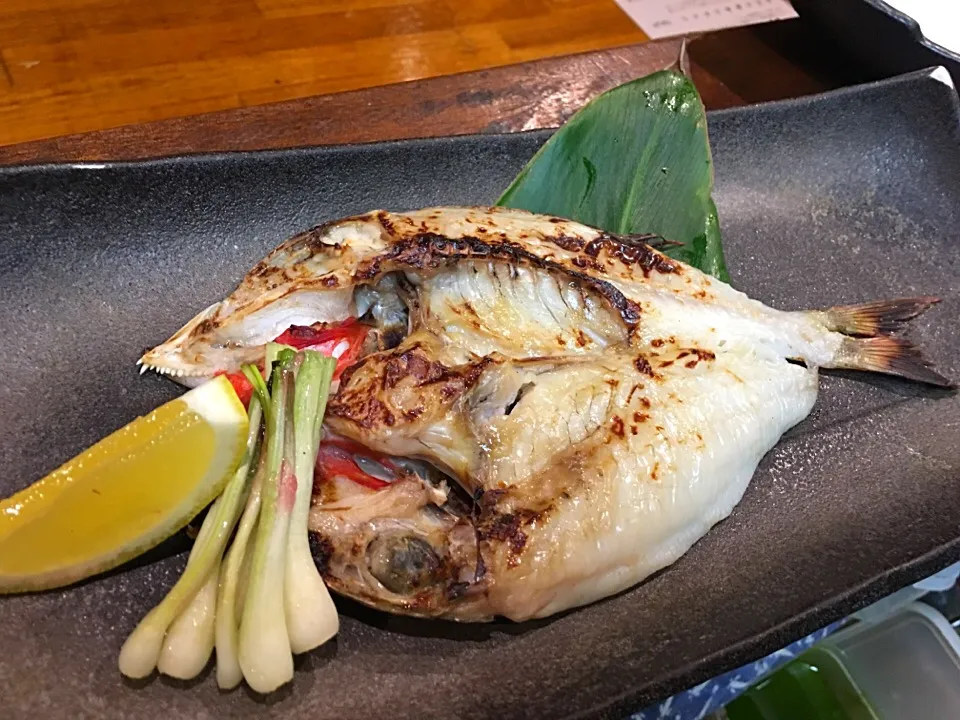 獺祭の酒粕で漬けた
フエダイの炭火焼き|ちゅら夏さん