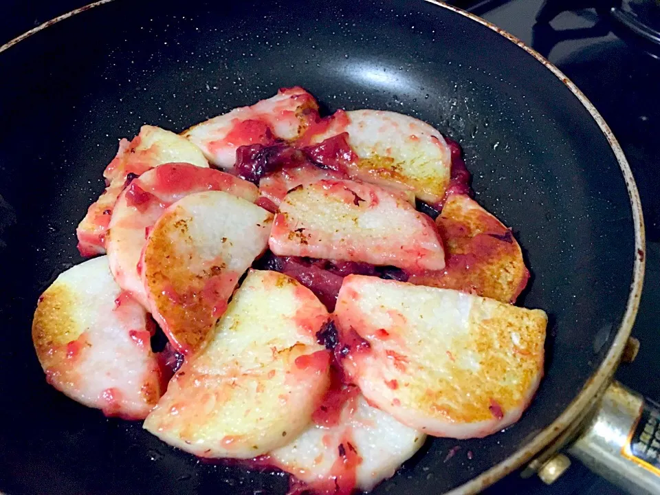 桜央里さんの料理 焼き長芋の梅和えと高菜の玉子とじ😃|伊佐治親（イサ）さん