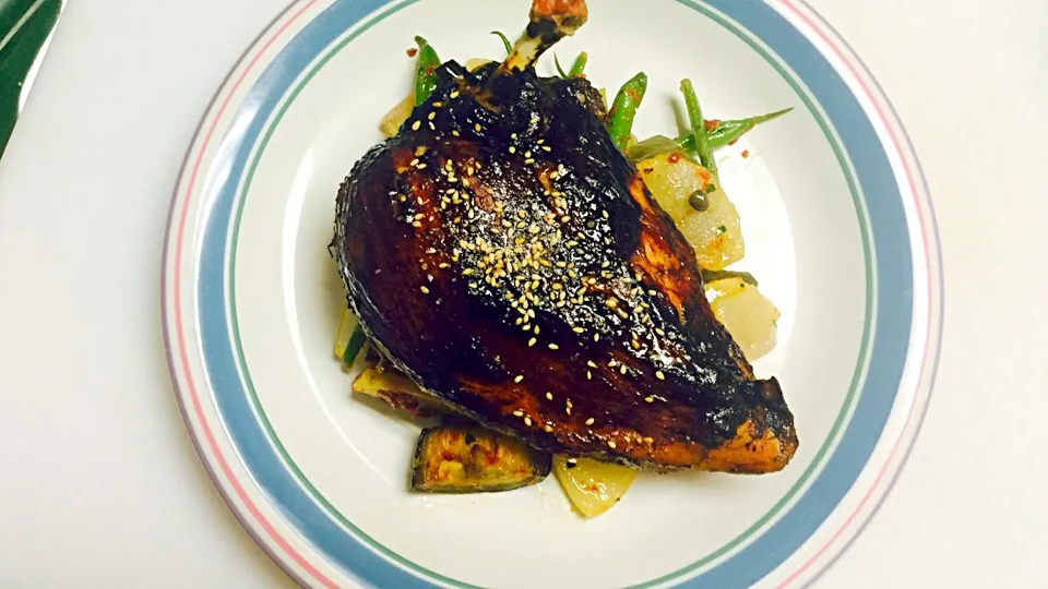 Statler chicken breast w/ tamarind glaze top of haricovert salad w/ sun dried tomato vinaigrette.|Humberto f. gonzalezさん