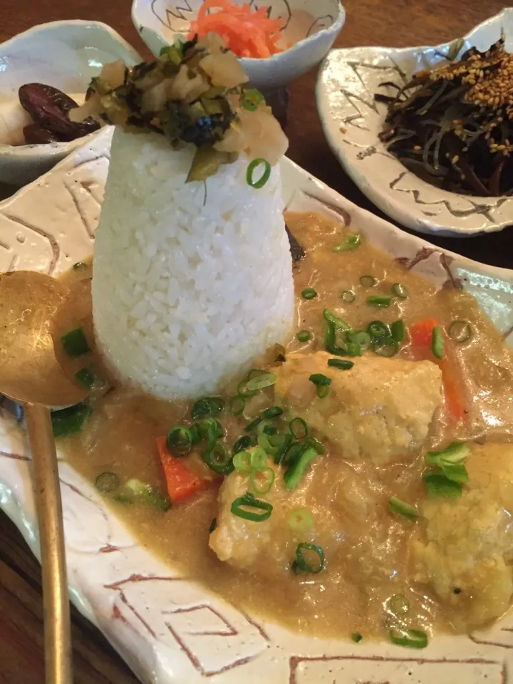 生姜入り鶏団子のジンジャー白カレーです😁😁😁|麦チョコさん