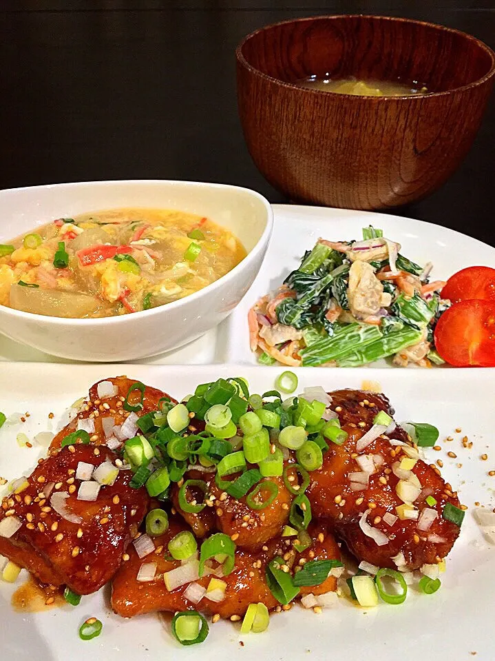 ⭐️揚げ鶏の甘辛だれ
⭐️小松菜とアサリの胡麻マヨサラダ
⭐️蕪のカニ玉あんかけ
⭐️長ネギとお麩の味噌汁|よっちぃさん