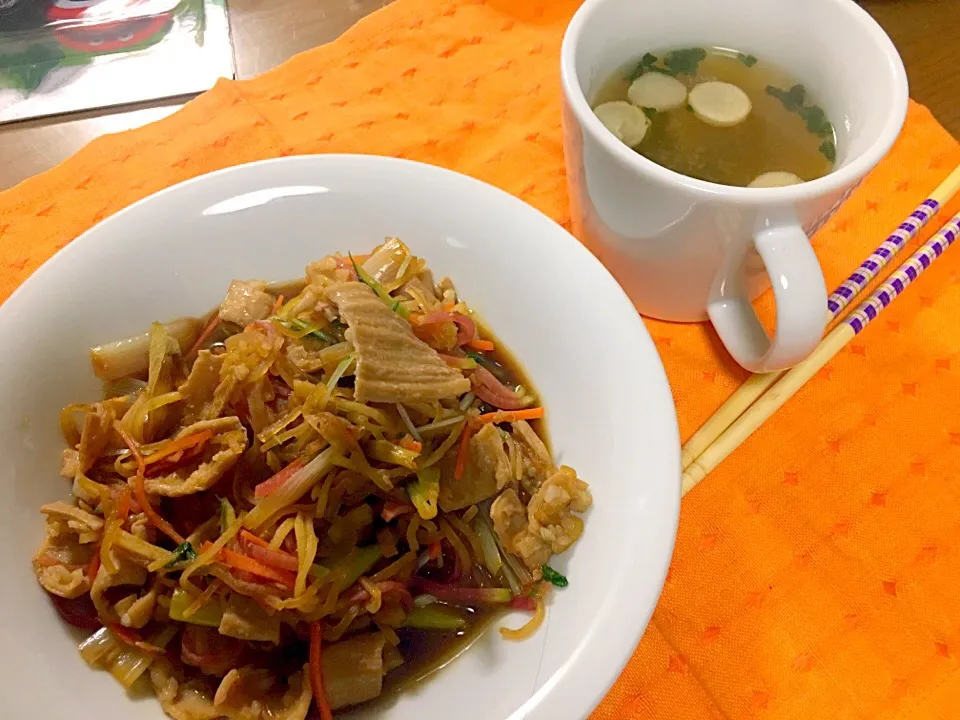 牛もつ炒めと、ほうれん草のお味噌汁|あんぱんさん