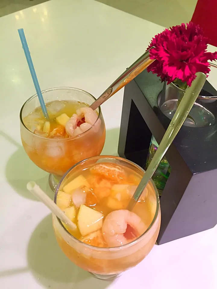 Fruit cocktail , lychee, mandarin orange and apple with a dash of lemon and lime juice|sarahさん