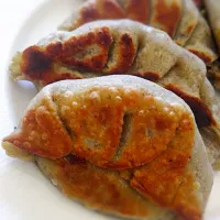 Snapdishの料理写真:Gyoza- spelt pastry|mutenkafood.comさん