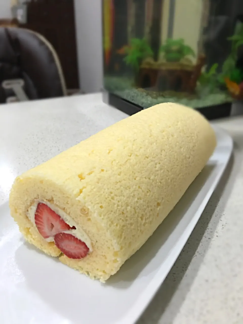 いちごロールケーキ🍓|maddieさん