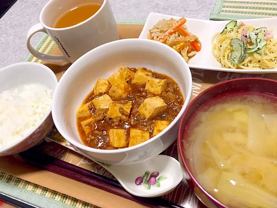 ♡夜ご飯〜麻婆豆腐、パスタサラダ、切り干し大根、野菜の味噌汁〜♡|miyuさん