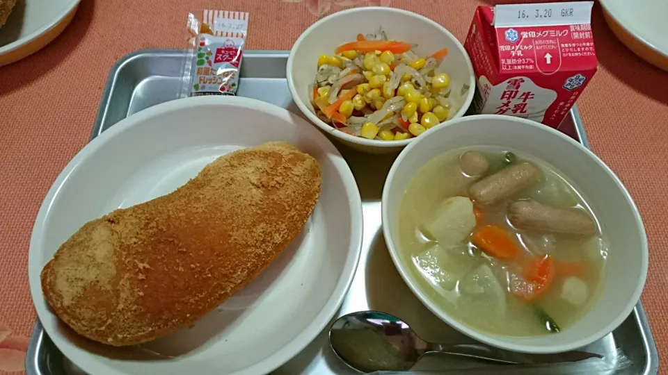 Snapdishの料理写真:今日の給食(3/10)|えっちゃんさん