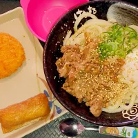 Snapdishの料理写真:はなまるうどん☆牛肉温玉うどん|きょんさん