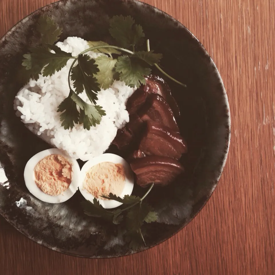 Snapdishの料理写真:麻紀子さぁんの料理✨
豚肉とゆで卵のナンプラー煮込み|Imanaka Yukikoさん