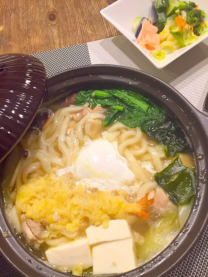 旦那リクエストで鍋焼きうどん🍲✨|まみりんごさん