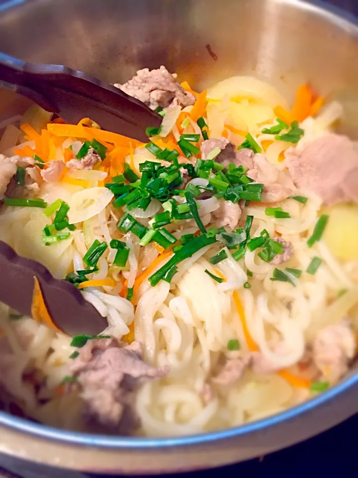 フィスラー無加水鍋でにんにく、お野菜&うどん&豚肉★|eriさん