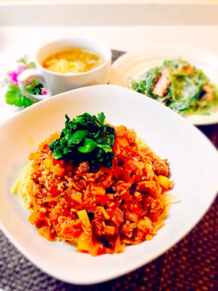 今日の晩御飯/ミートスパ菜の花添え＆ほうれん草とスプラウトのサラダ＆白菜のスープ|BabyRIKAさん