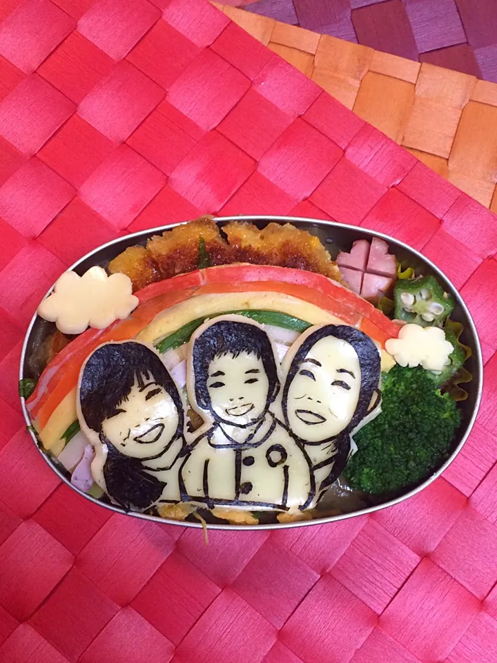 息子弁当🎵  幼稚園最後のお弁当🍱   似顔絵弁当    先生お友達ありがとう弁当♥  にじ組さん弁当🌈     本当はカツ丼弁当〜|Snow10さん