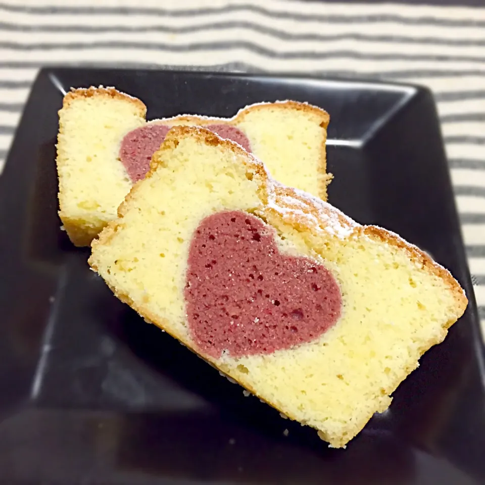 Snapdishの料理写真:切っても切ってもハート♡なパウンドケーキ|ともちん☆さん