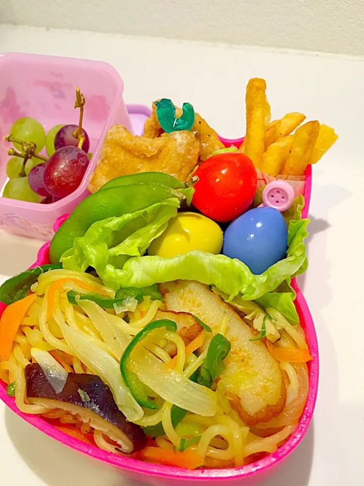 ・塩焼きそば
・鶏の唐揚げ
・フライドポテト
・枝豆
・Easter egg
・ぶどう|ヒロヒロさん