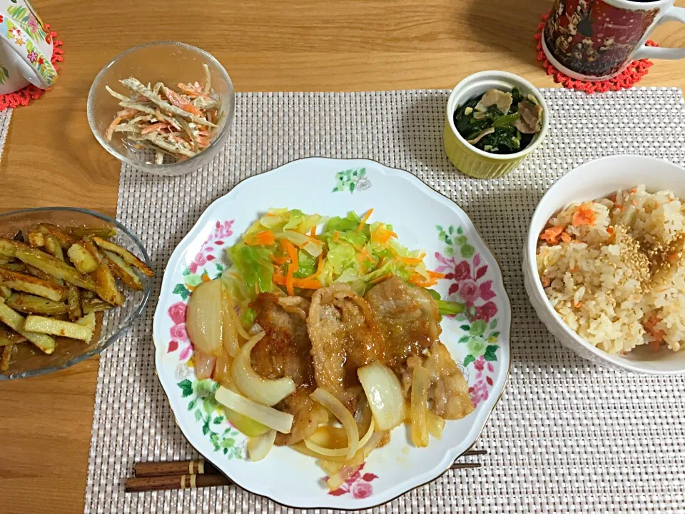 Snapdishの料理写真:2016.3.10 鮭とごぼうの炊き込みご飯⭐️|ゆきなこもちさん