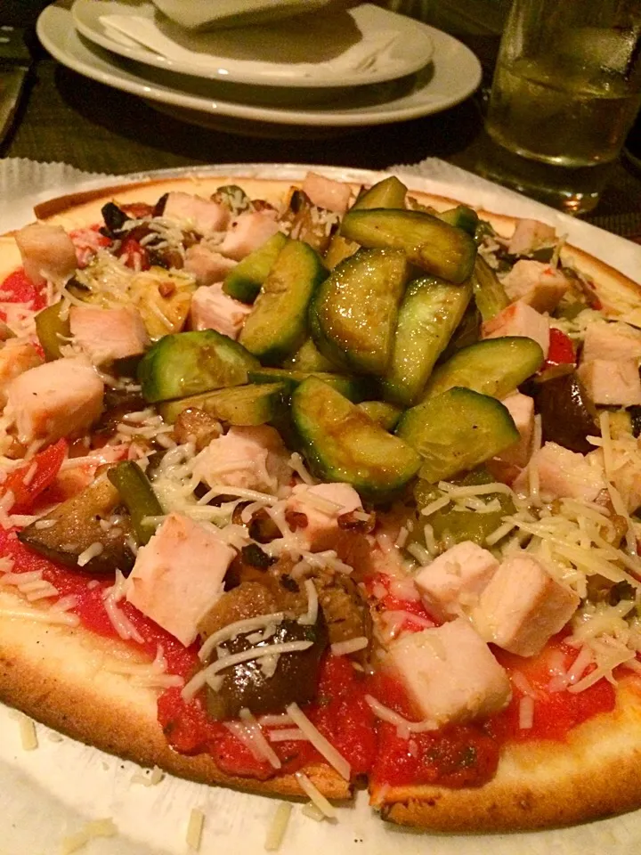 Snapdishの料理写真:GF flatbread w roasted turkey, balsamic cucumbers, eggplant and artichokes with red sauce @ Henry's at Buttermilk Falls 3/10/16|Morcone Girlsさん