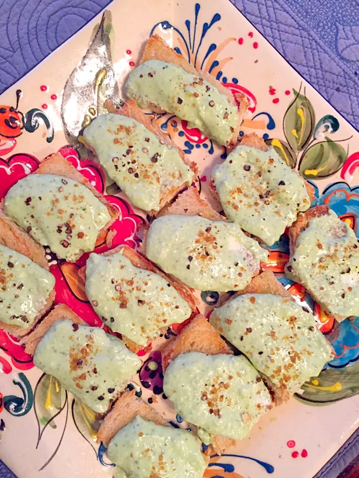 spicy basil feta toasts|Matthew Cashenさん