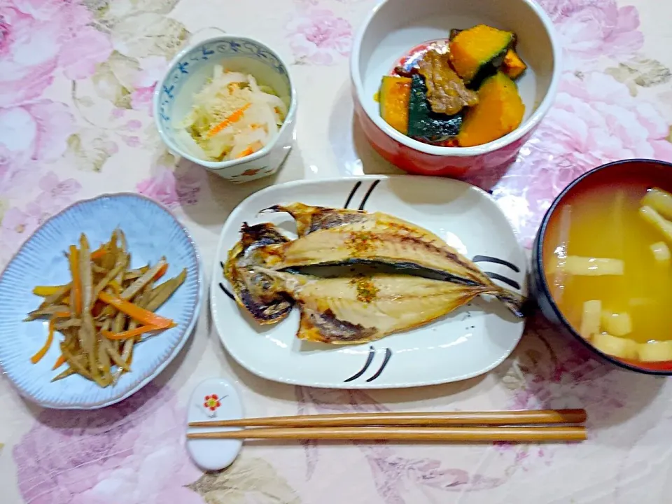 鯵の干物😊カボチャのバター炒め😁膾😋金平|たえさん