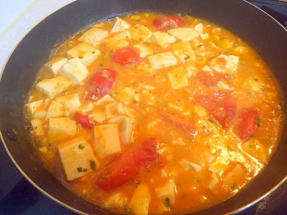 トマトチーズ麻婆豆腐🍅🧀|ぴーはるさん