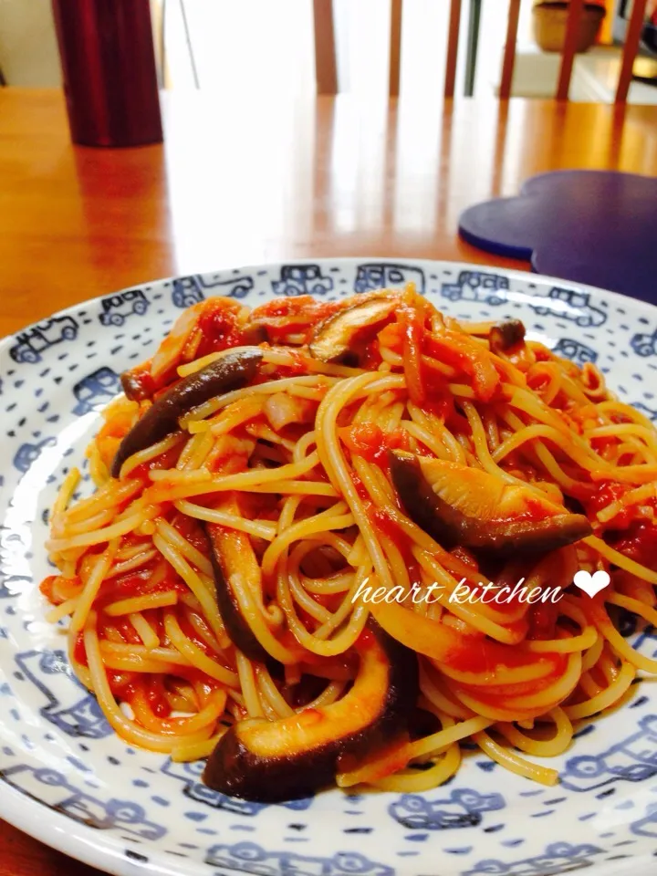 Snapdishの料理写真:きのこのトマトソースパスタ|はあとさん