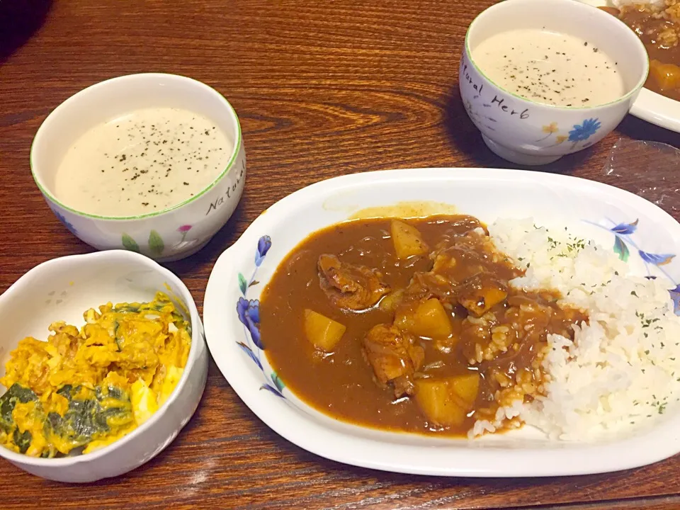 チキンカレーとゴボウのポタージュとかぼちゃサラダ！|doalaさん