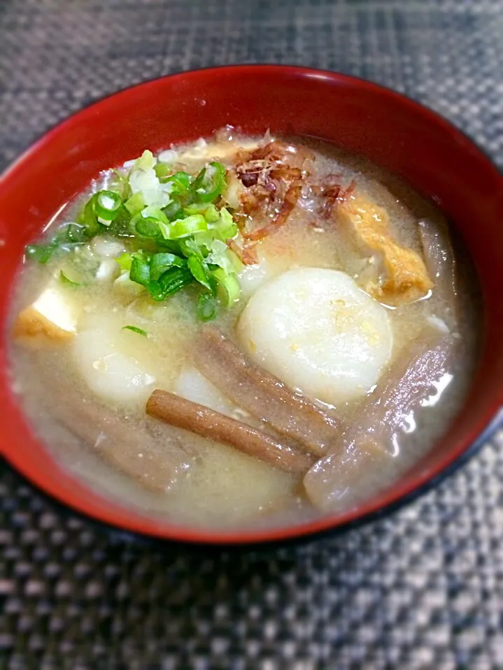 三日の団子汁〜♪  干紅ズイキ入り、もち米粉の団子で味噌汁仕立て|あまねこ🌿さん