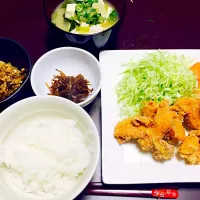 からあげ
サラダ
いかなごのくぎ煮
ひき肉と玉ねぎの炒め物
お味噌汁
ごはん|asukaさん