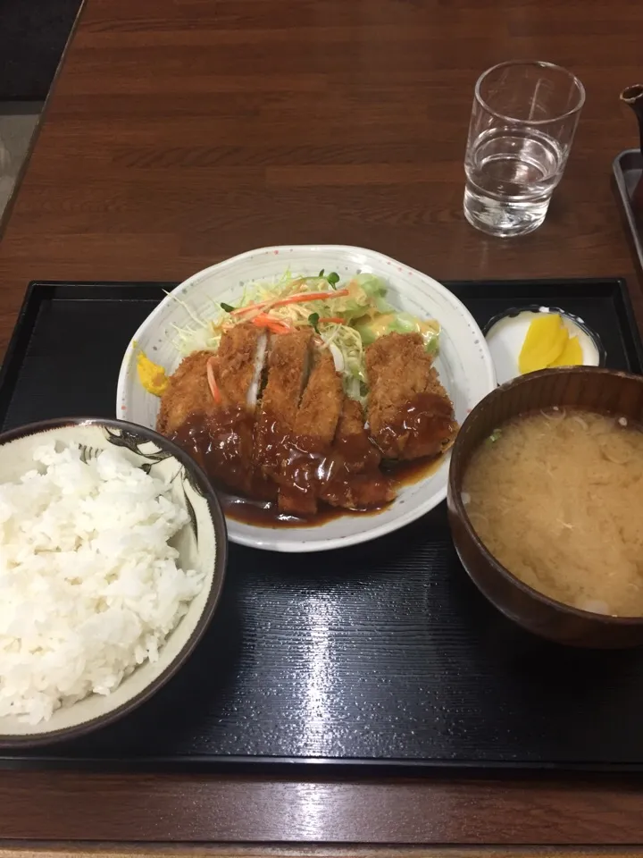 Snapdishの料理写真:チキンカツ定食|アクちゃんさん