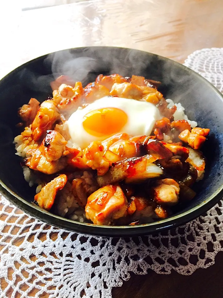 鶏と玉ねぎの焼き鳥風味どんぶり💕|keikoさん