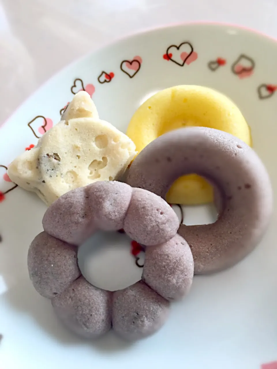 Snapdishの料理写真:アレルギー対応🍴 白高きび粉で作った揚げないドーナツ🍩|フジちゃんさん