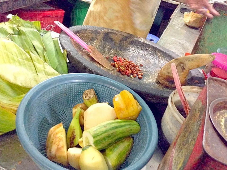 Snapdishの料理写真:Rujak Cingur|Bambang Budiono Tjioさん