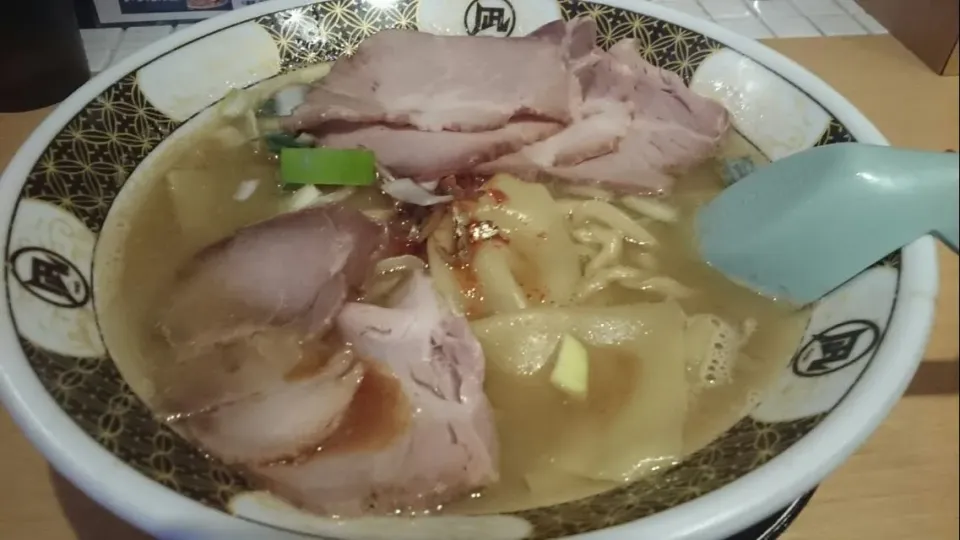 すごい煮干しラーメン|サイファさん