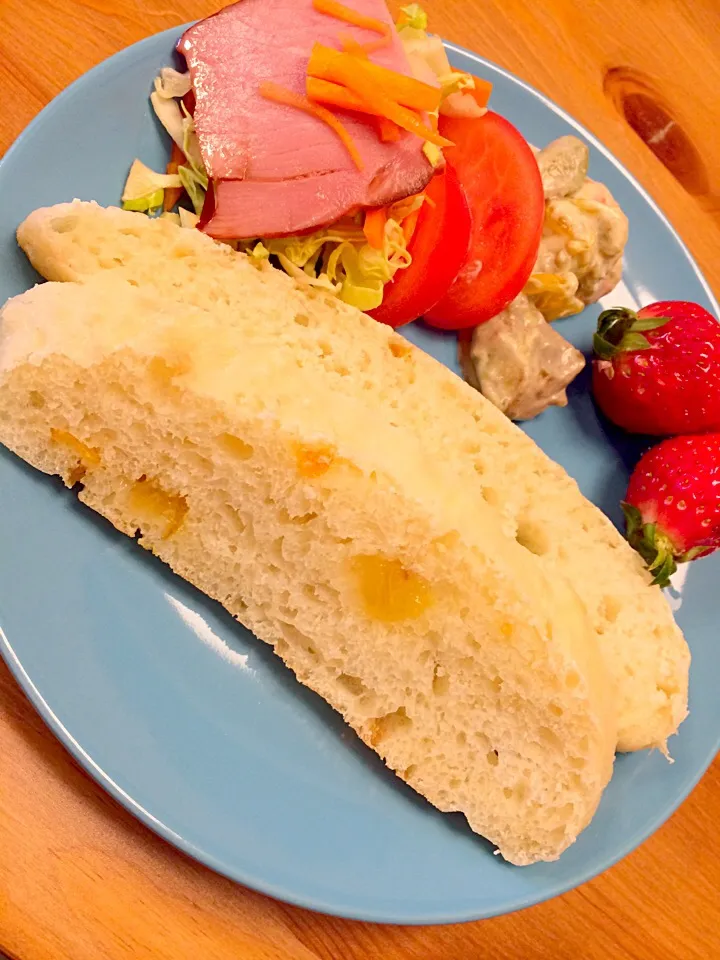 Snapdishの料理写真:3月12日の朝ごはん☀︎koichiさんの料理 チャバタ。 もちもち♥️|Sanjiさん