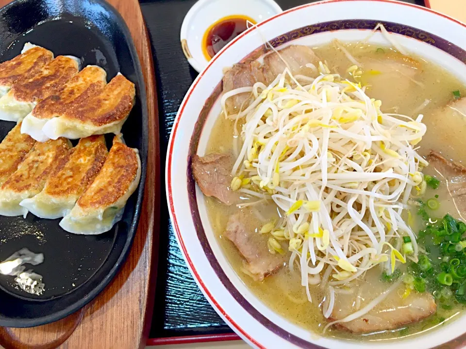 チャーシューメンと餃子|まさま〜ささん