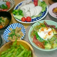 Snapdishの料理写真:鶏ハムとマグロのポキ丼～🎶|藤本亜紀さん