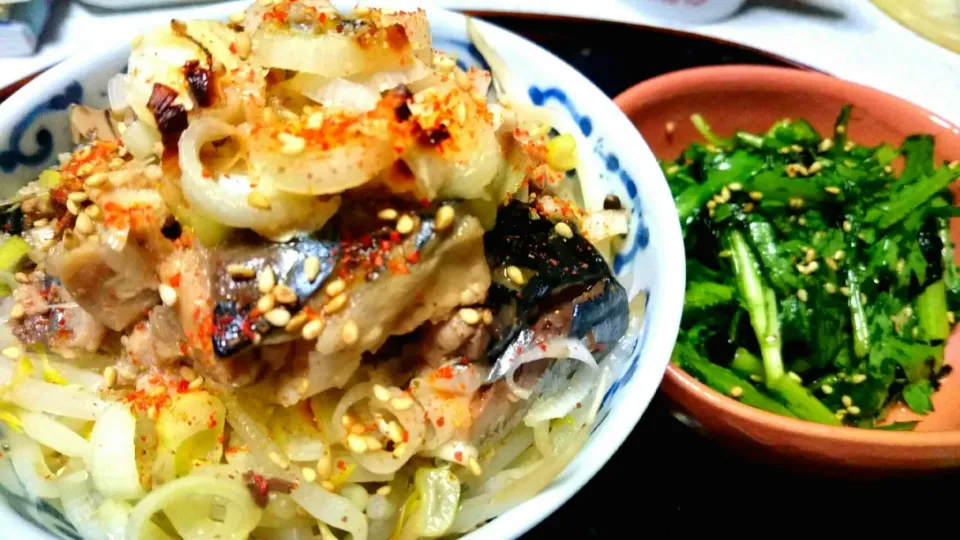 焼き鯖缶丼と春菊のナムル！|あまねさん