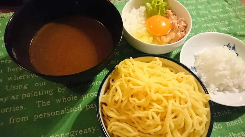 Snapdishの料理写真:ツナ玉サラダつけ麺|Kenichi  Genjidaさん