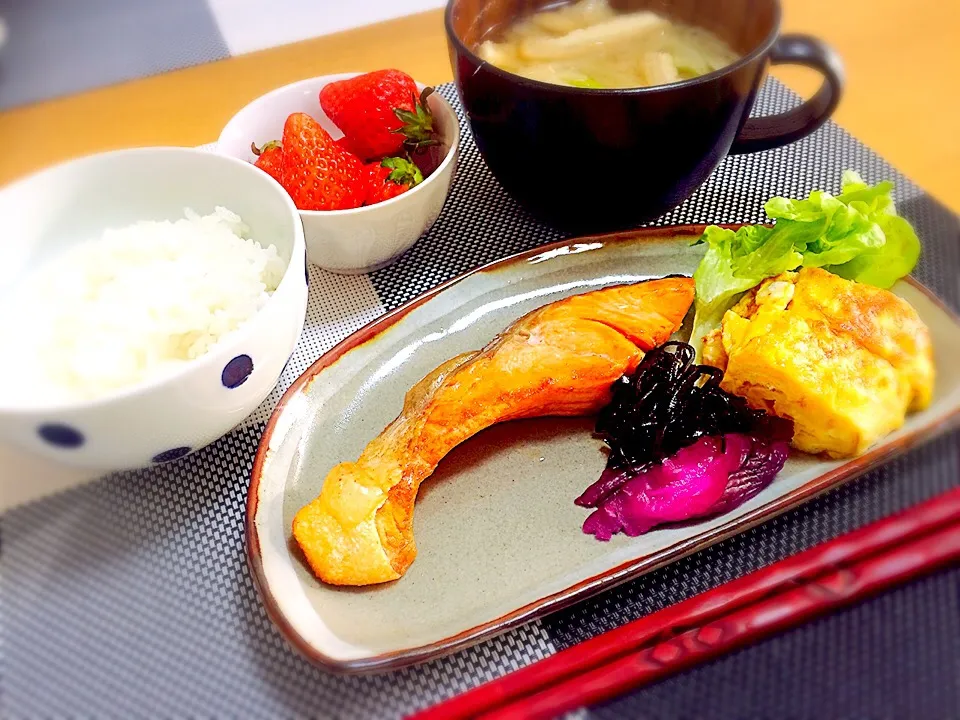 ごく普通な朝ご飯。|ポンポコたまこさん