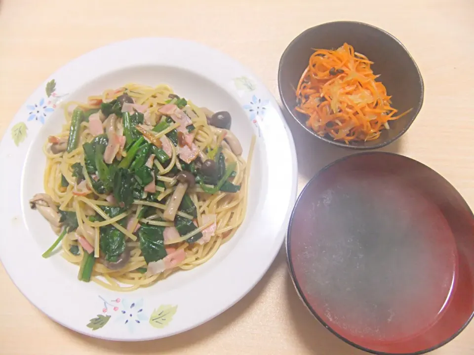 ２月１3日　ほうれん草ときのこの和風パスタ　にんじんの和風サラダ　わかめスープ|いもこ。さん